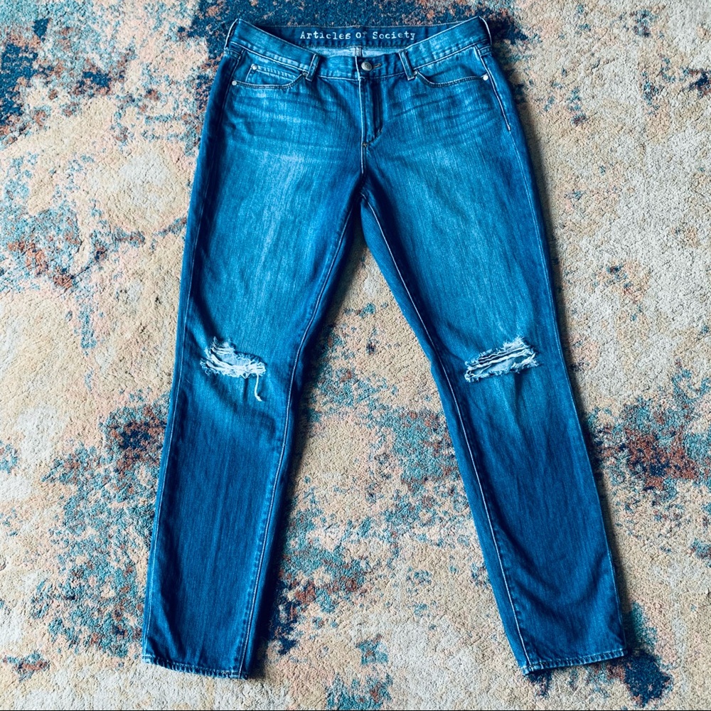 Articles Of Society, Women’s Boyfriend Jeans, Cindy Cool Blue Wash, size 28